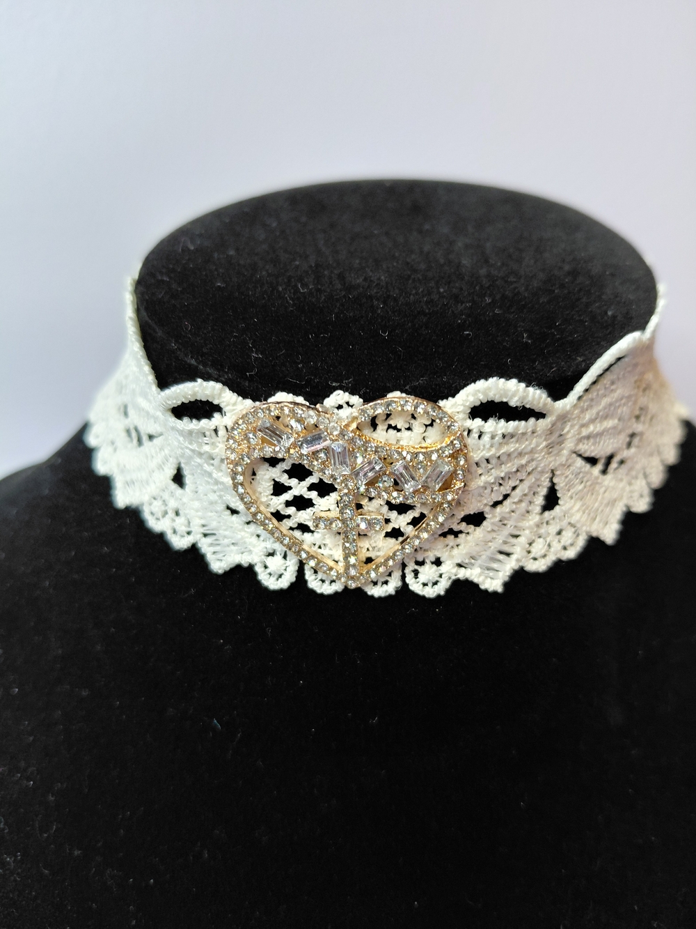 Creme AND Heart Choker